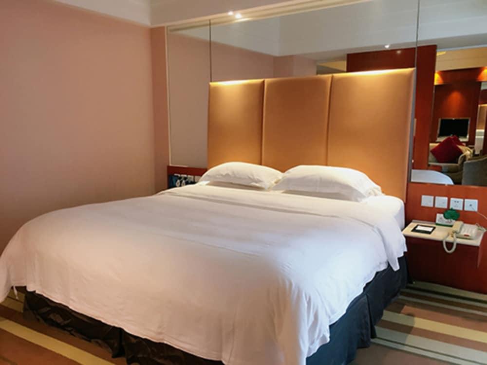 Bayshore Hotel Dalian Buitenkant foto